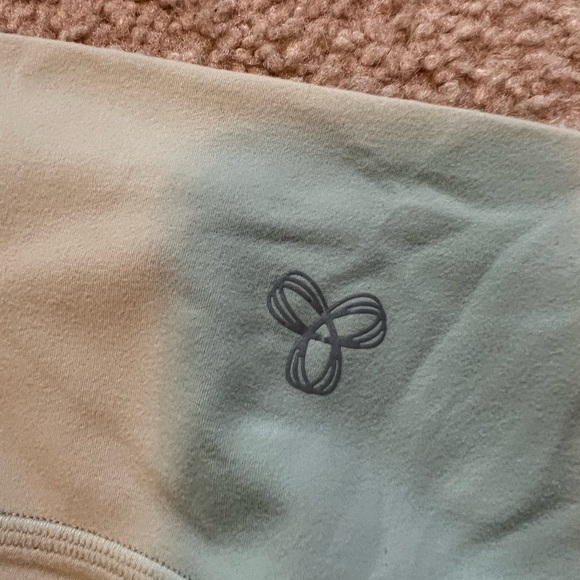 Aritzia TNA Light Leggings - Picture 4 of 5